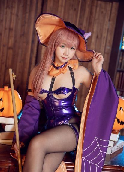 大胸女学生