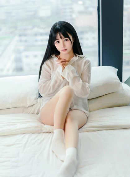仰望半月的夜空
