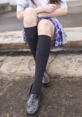 《纵意花丛》
