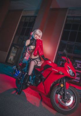 危险关系教授和女大学生